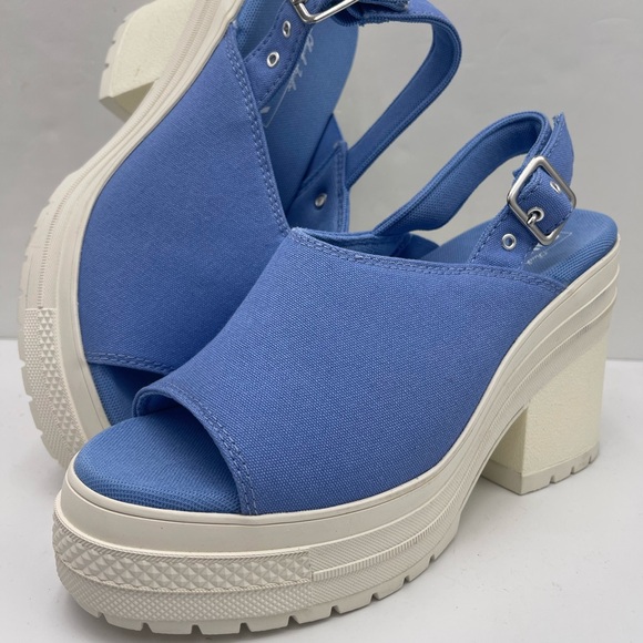 Converse WMNS A13810F
CHUCK 70 DE LUXE HEEL MULE OX OPEN SKY/EGRET Platform Heel - Picture 16 of 16